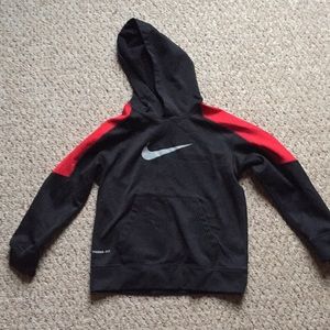 Boys Nike therma fit hoodie